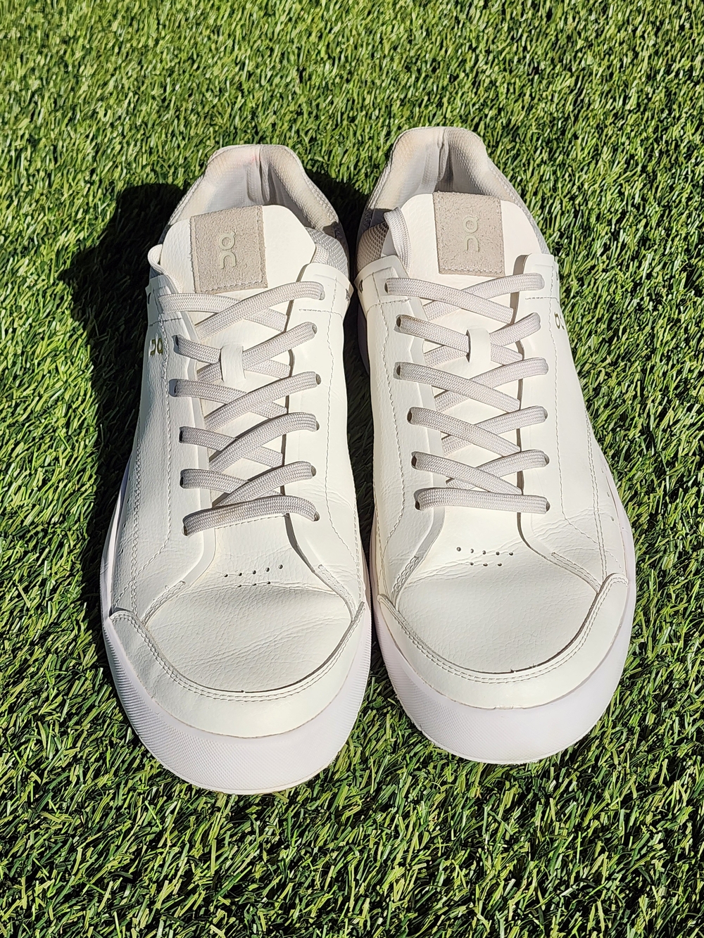 On Running The Roger Centre Court White Leather Luxury Sneakers 10.5